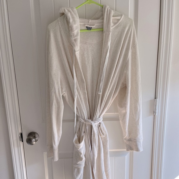 aerie Other - AERIE super soft robe size L/XL, cream colored.